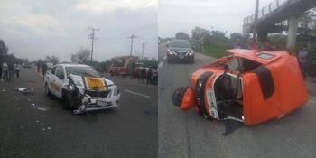 Taxi y pochimóvil chocan en la Villahermosa-Frontera; dos personas resultaron lesionadas