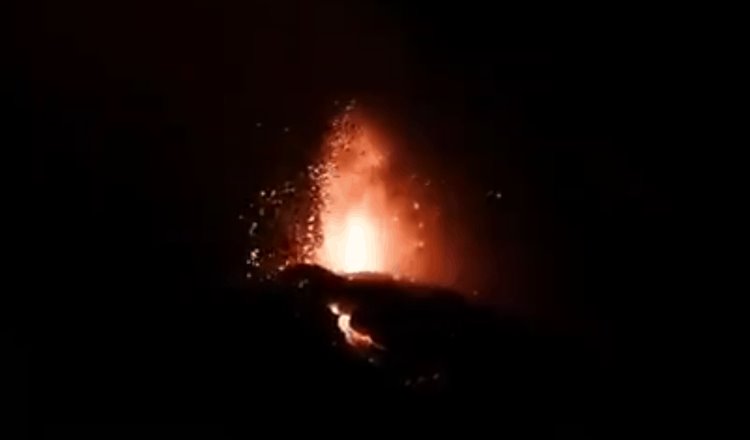 Lava arrasa 180 casas tras erupción de volcán en las Islas Canarias