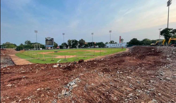 Supervisa CMMC trabajos de remodelación de Parque Centenario 27 de Febrero