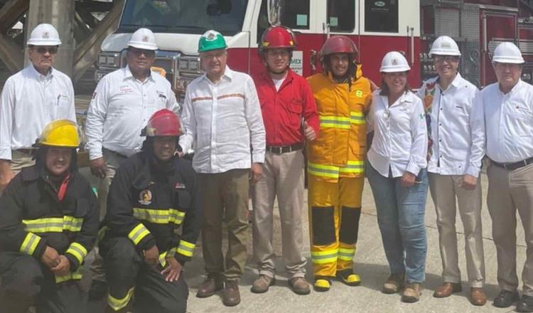 Supervisa AMLO trabajos de rehabilitación de la refinería Lázaro Cárdenas de Minatitlán