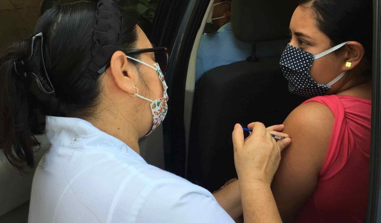 Jóvenes que recibieron primera dosis de vacuna anticovid en Chiapas, podrán recibir la segunda en Tabasco: Salud