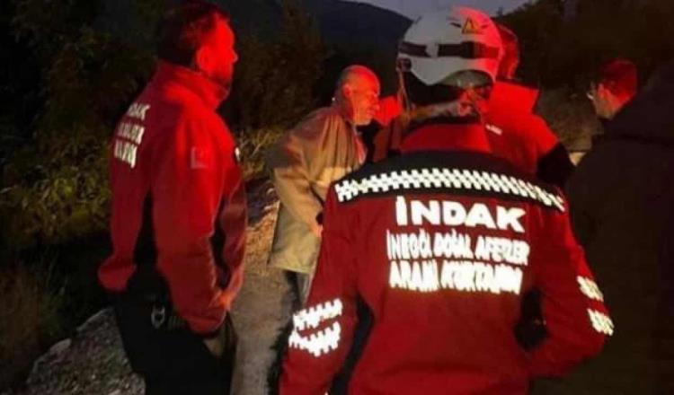 Hombre alcoholizado se une a equipo de rescate para encontrar a un desaparecido en Turquía... era a él mismo