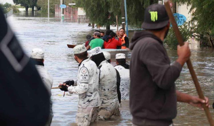 Desbordamiento del río San Juan, provoca evacuación de decenas de vecinos en San Juan del Río, Querétaro