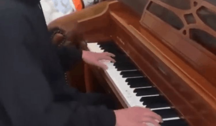 Hijo de Britney Spears sorprende con habilidad para tocar el piano