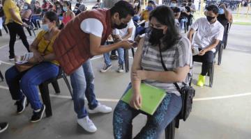 Vacunarán contra COVID-19 a rezagados de Centro