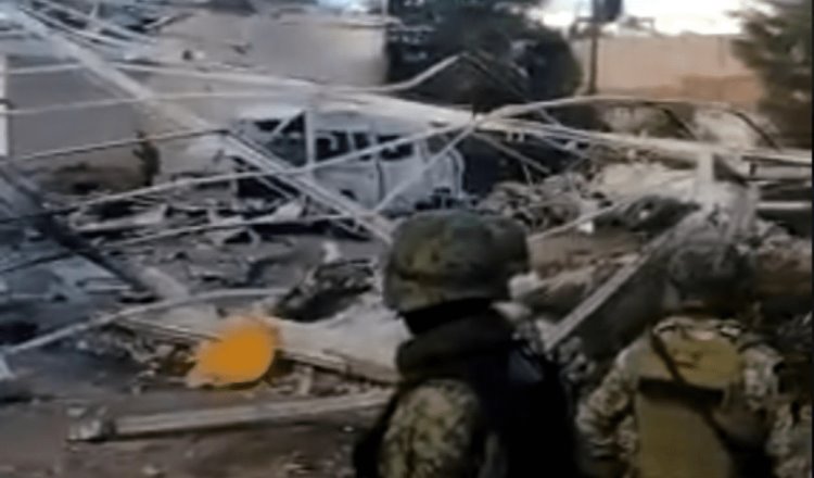 Destruyen bodega que almacenaba pólvora con una bomba lanzada con un dron en Tepalcatepec, Michoacán
