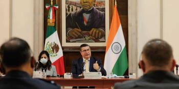 Sostiene José Antonio de la Vega encuentro con delegación del Colegio de la Defensa Nacional de la India