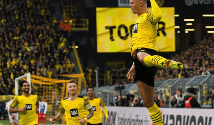 Haaland llega a 70 goles en 68 partidos con el Borussia Dortmund