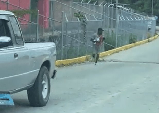 Genera polémica video de Haitianos presuntamente detenidos por Migración