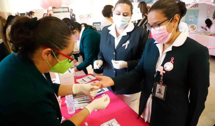 Realiza IMSS Feria de la Salud para promover acciones preventivas contra el cáncer de mama
