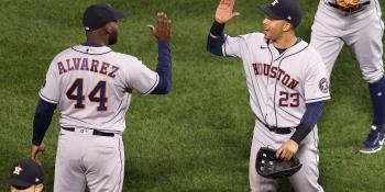 Astros dan paliza de 9-1 a Medias Rojas y están a un paso de la Serie Mundial