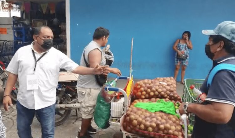 Realiza ayuntamiento barrido de ambulantes en alrededores del Pino Suárez