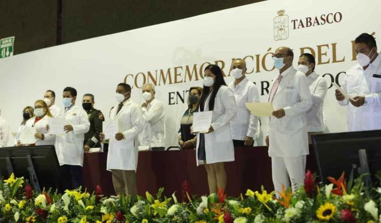 Conmemora gobierno el Día del médico con reconocimientos al personal que ha hecho frente a la pandemia