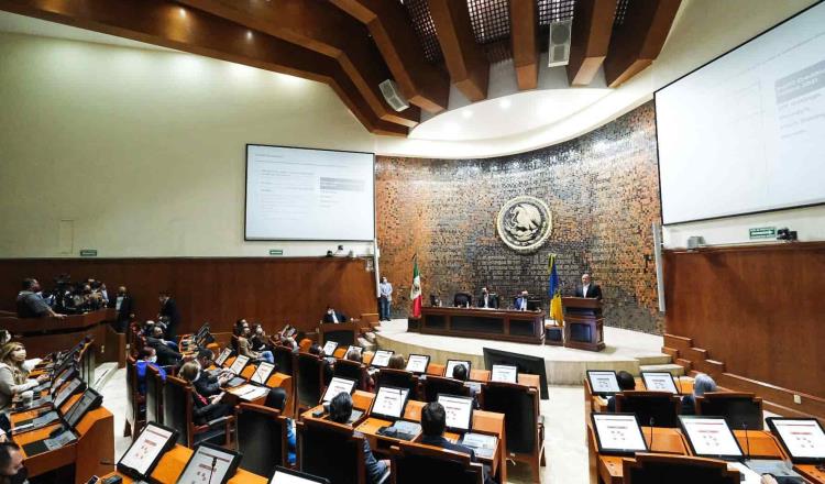 Acusan diputados de Jalisco a Enrique Alfaro de “colgarse” de las obras del exgobernador Aristóteles Sandoval