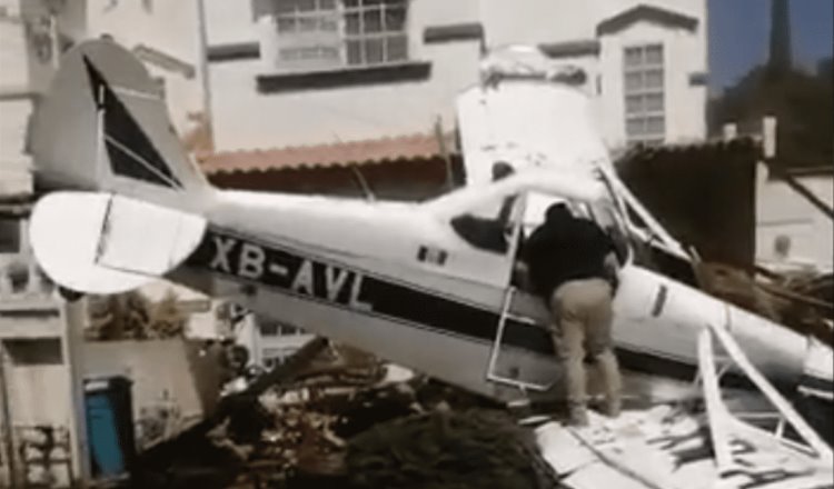 Se desploma avioneta en fraccionamiento de Celaya, Guanajuato