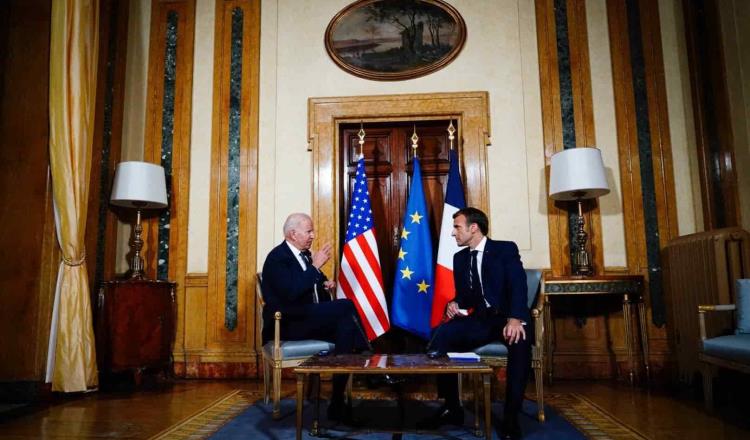 Pactan EE. UU. y Francia sanciones a Rusia en caso de invadir a Ucrania
