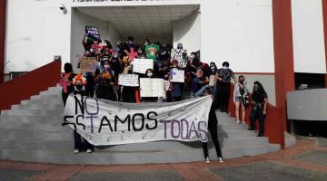Marchan mujeres en Tabasco