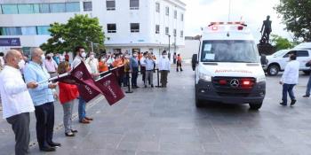 Entrega INSABI a gobierno de Tabasco seis ambulancias y seis unidades médicas móviles