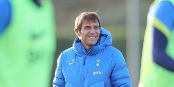 Tottenham anuncia la llegada del italiano Antonio Conte como DT