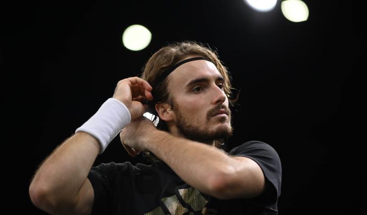 Tsitsipas se retira del Masters de París por dolencias en el codo