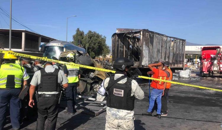 Reportan 15 muertos y cinco heridos, tras carambola en la México-Puebla