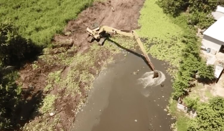 Concluyen limpieza en cinco canales de Villahermosa