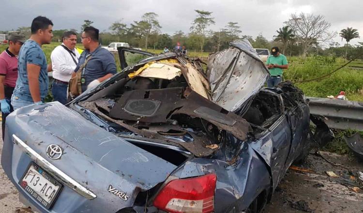 Fallece conductor tras volcar su vehículo en la Villahermosa-Coatzacoalcos