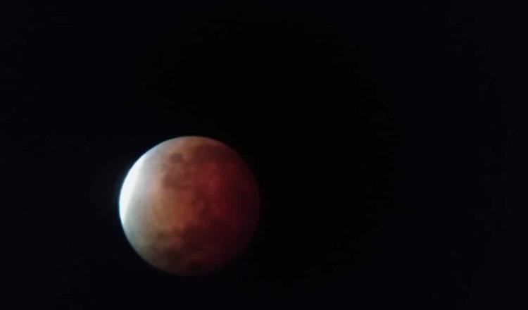 Desde América, se apreció el eclipse parcial de luna, el más largo en 580 años
