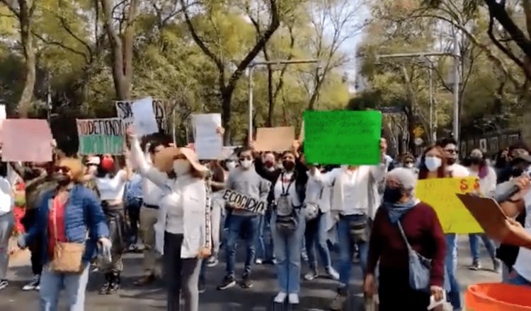 Protestan activistas contra construcción en el Bosque de Chapultepec