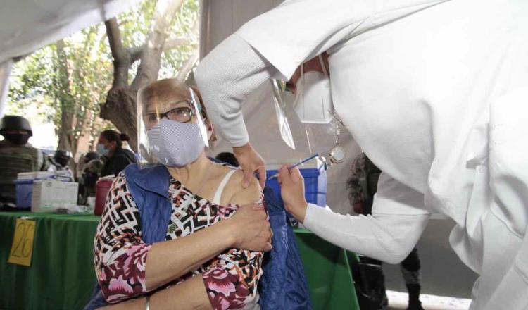 Prevén que el martes inicie aplicación de refuerzo de la vacuna anticovid a adultos mayores en México