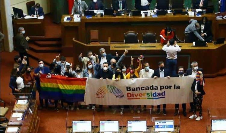 Chile aprueba el matrimonio igualitario