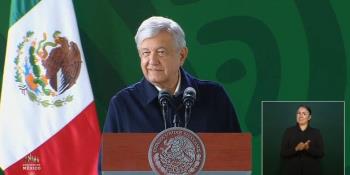 Dice Obrador que sus opositores caen en el ridículo en "inventar cosas" contra su gobierno