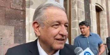 Aborda AMLO con empresarios Reforma Eléctrica; le piden enfocarse en la generación de energías limpias