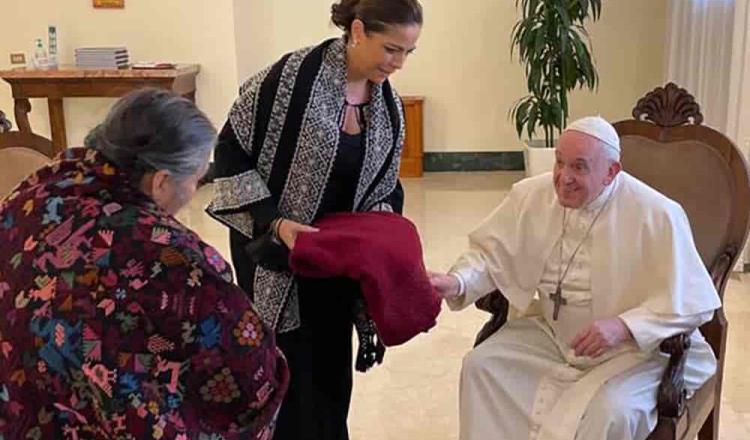 Papa Francisco recibe a artesanas mexicanas en el Vaticano