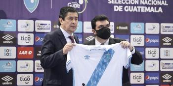 Oficializan llegada del ´Flaco´ Tena a la Selección de Guatemala