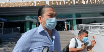 Llama diputado a adultos mayores a confiar en dosis anticovid de refuerzo