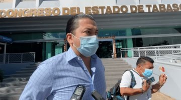 Llama diputado a adultos mayores a confiar en dosis anticovid de refuerzo