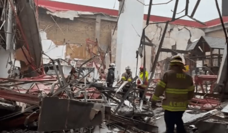 VIDEO | 1 fallecido y 5 lesionados deja caída del techo en Plaza Otay de Tijuana