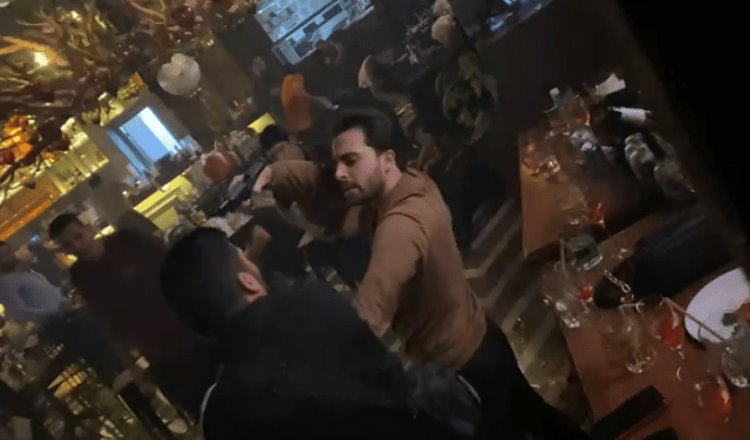 Un sobrino de El Chapo acciona un arma en un bar, según video viral
