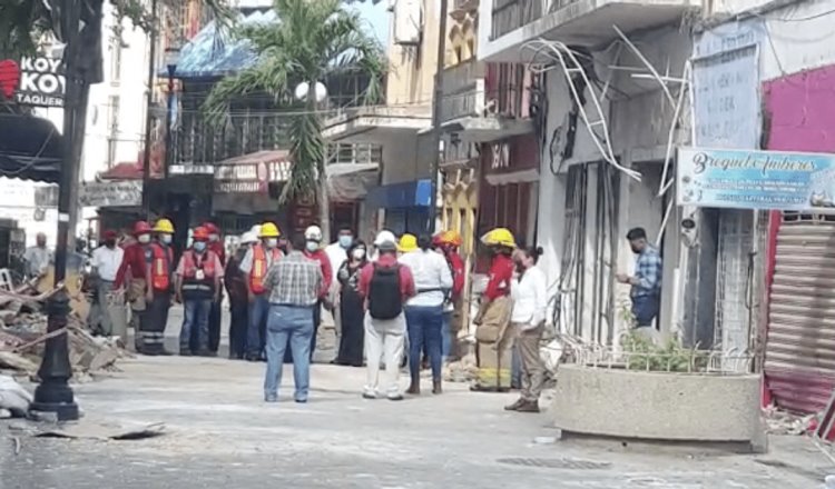 Solicitan comerciantes afectados por explosión permiso temporal para ocupar calle Juárez