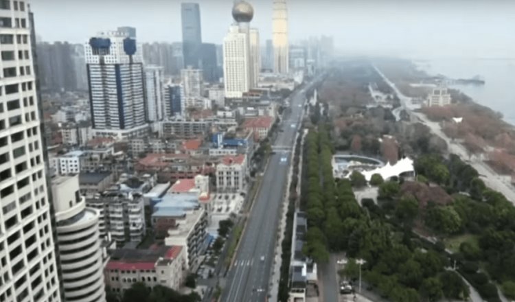 Restricciones anti-COVID-19 vuelven a Pekín una ‘ciudad fantasma’