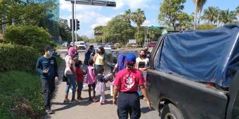 Colectivo de ayuda humanitaria reparte regalos a niños de escasos recursos