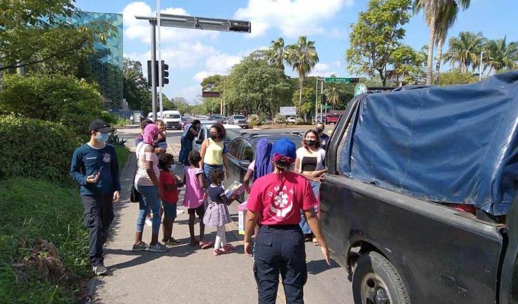 Colectivo de ayuda humanitaria reparte regalos a niños de escasos recursos