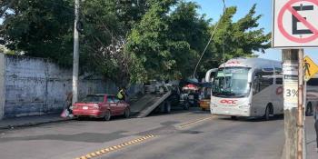 Infraccionan a conductores en Villahermosa por estacionarse en zonas prohibidas