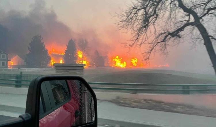 Incendio forestal en Colorado arrasa con más de 500 casas