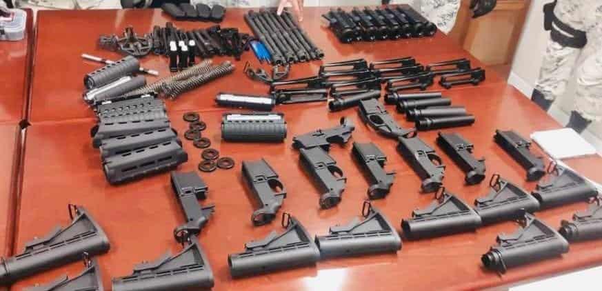 Aseguran a sujeto en Tijuana que transportaba repuestos para armas de fuego