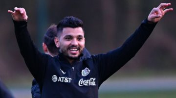 "Tecatito" Corona llega a Andalucía para fichar con el Sevilla