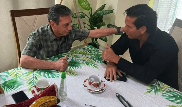 Visita Roberto Palazuelos a Mario Villanueva… en su prisión domiciliaria
