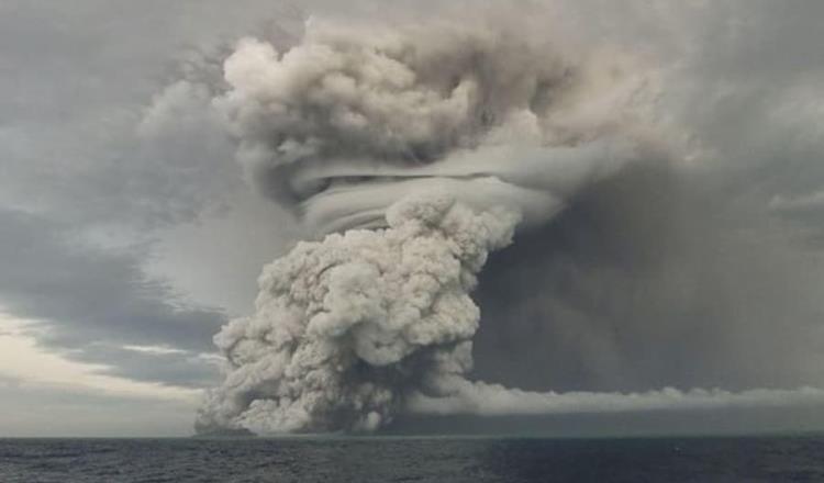 Piden al gobierno buscar a mexicana desaparecida en Tonga tras erupción del volcán