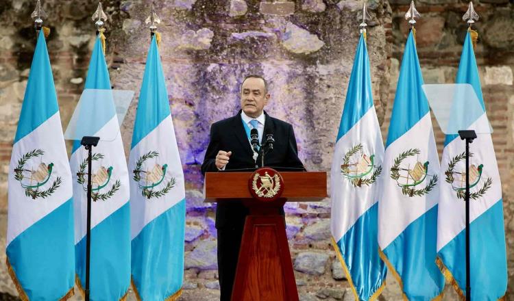 Gobierno de Guatemala busca endurecer penas contra “coyotes” con hasta 30 años de prisión